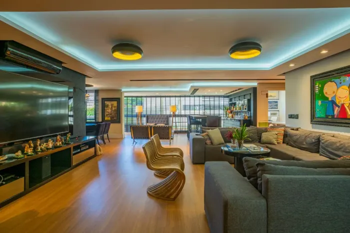 Apartamento com 4 dormitórios(2 suítes) no centro, Florianópolis.