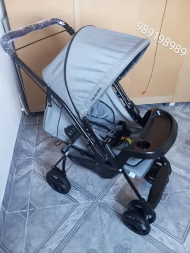 Vendo carrinho de bebê semi novo não faço entrega 