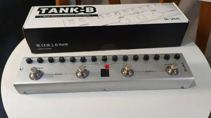 Pedal Tank B M-vave para baixo
