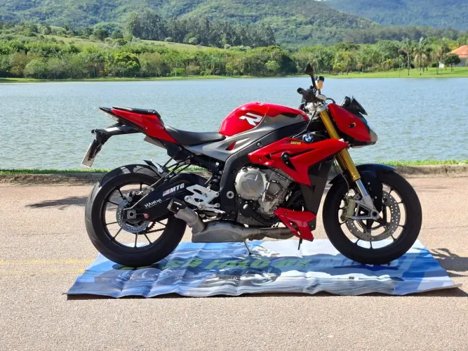BMW s1000r impecável
