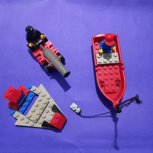 LEGO Bonecos, Navio, carro canhão e plataforma pcs originais