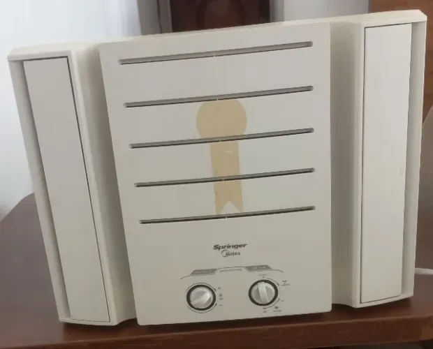 Ar Condicionado de Janela 10.000 Btus 220 Volts - Excelente estado