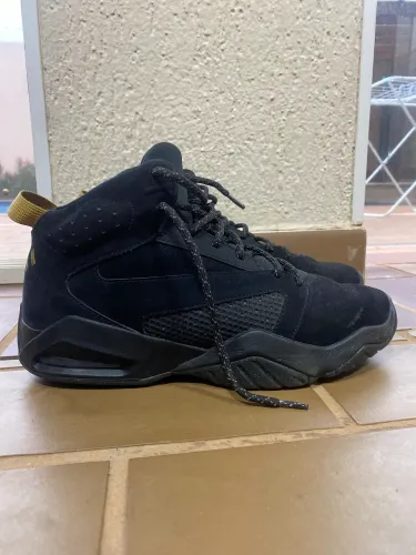 jordan max aura 4