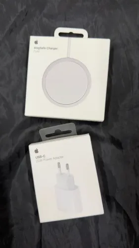 MagSafe Charger e USB-C 20W Power Adpter