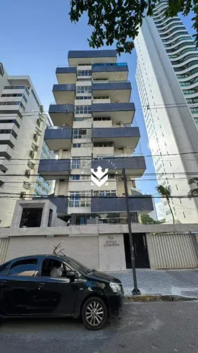 Apartamento a 50 metros da Av Boa Viagem com 4 quartos (1 suíte) com vista mar em Boa Viag