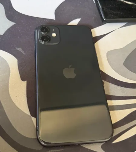 iPhone 11 64gb todo original