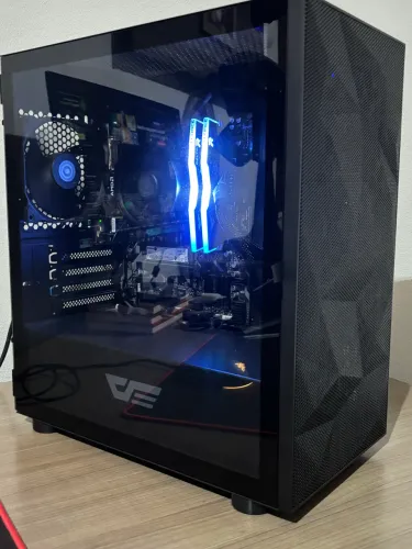 PC GAMER COM MONITOR