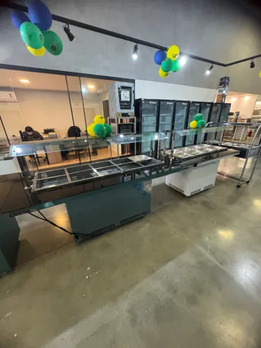 Buffet completo quente 10 cubas e frio 8 cubas novo com garantia 