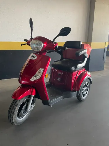 Triciclo Elétrico Plus Sousa Motos 600W 48V TRE48V - Vermelho - Bivolt