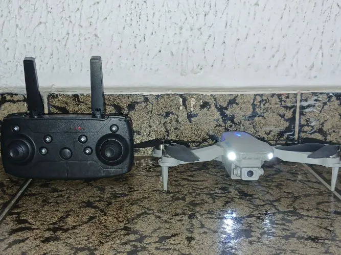 Drone E88 EVO semi novo 