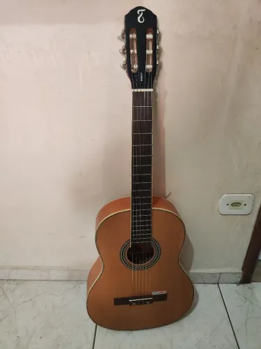 Violão ( cordas de Nylon )