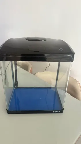 Aquário BOYU 36L com LED 3 Cores e Filtro