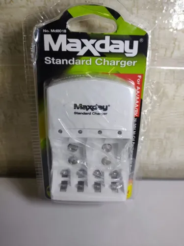Vendo carregador de pilhas AAA palito, AA normal e bateria de 9 Volts