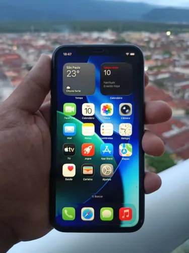 iPhone 11 Preto - 64 GB