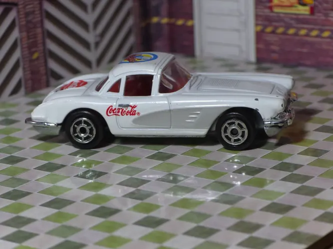 Miniatura Corvette Majorette Coca-Cola