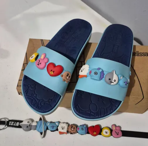 Melissa Beach Slide BT21 com chaveiro