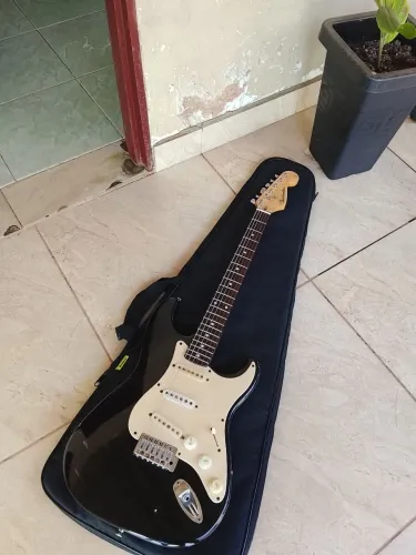 Guitarra para troca