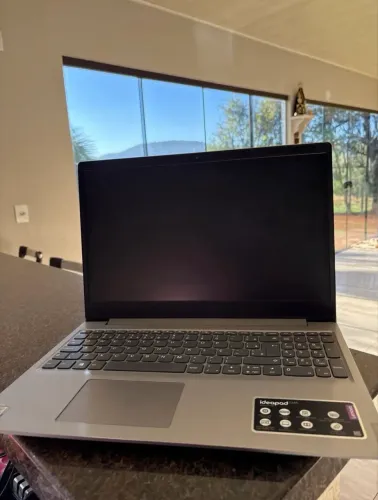 Notebook Lenovo I3 8ª geração 1TB + 256gb de memória 4Gb RAM