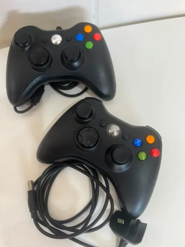 2 Controles Xbox 360 - Com e sem fio - SEM TESTE - USADOS