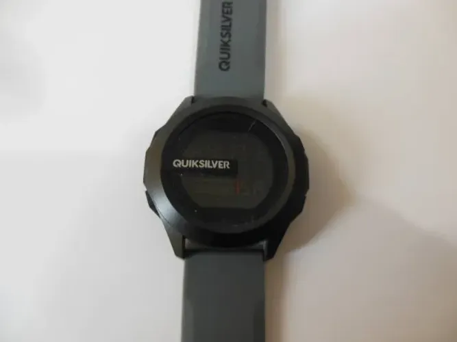 Relógio De Pulso Digital À Prova D'água Quiksilver Men Com Borracha Strab 