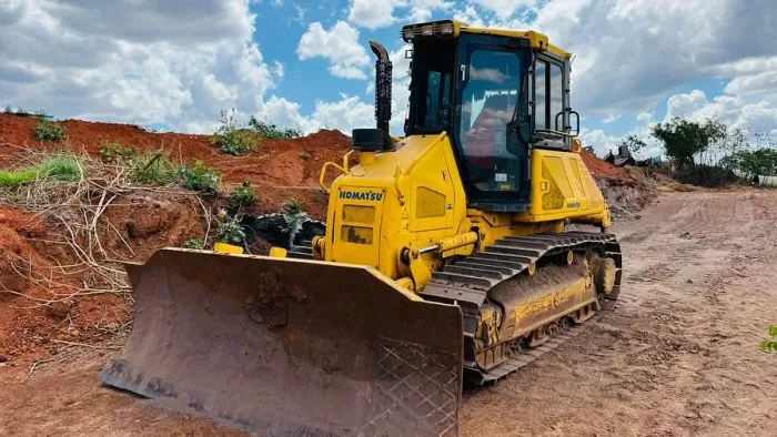 TRATOR DE ESTEIRA KOMATSU