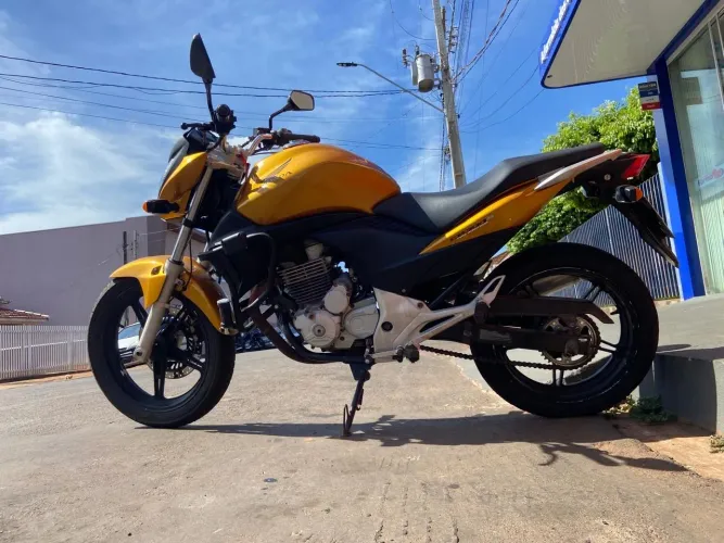 Cb300 a venda