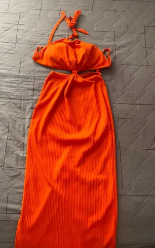 Vestido laranja vibrante!