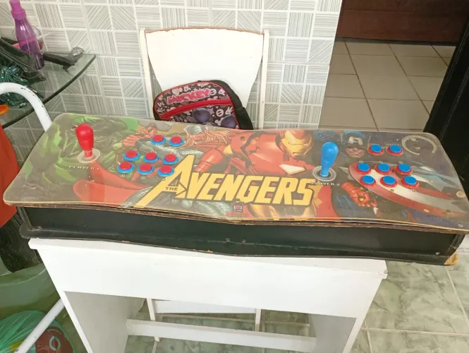 Vendo bancada de jogos, funciona em tv,não funciona em Pc gamer