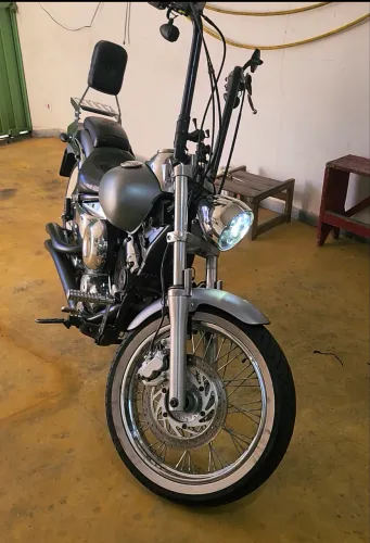 Moto estilosa, conservada e pronta para rodar! 