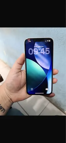 Vendo iPhone 13 impecável 