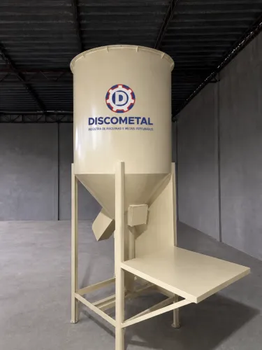 Misturador de Ração Vertical 1000kg DISCOMETAL