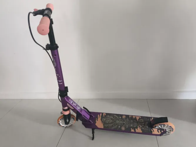 Patinete Infantil com Freio no Guidão e Suspensão Oxelo