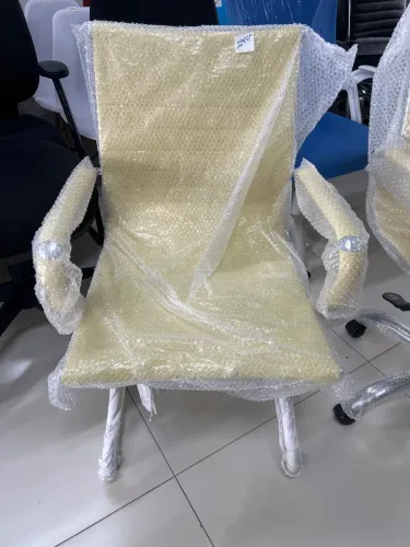 Cadeira fixa bege só 249,00