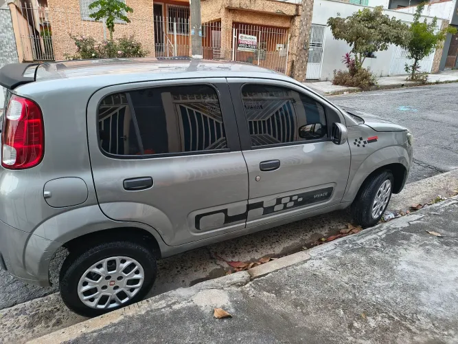 Fiat Uno Vivace/rua 1.0 EVO Fire Flex 8V 5P 2011