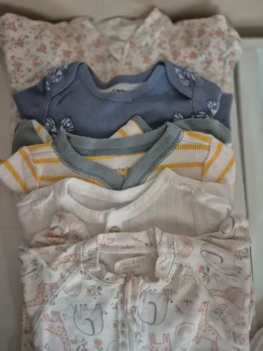 Enxoval para bebê menina lindas peças cada peça saindo a 18 comprando o lote todo