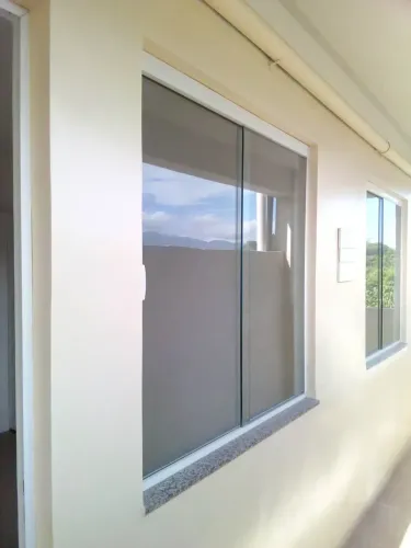 Apartamento para aluguel tem 70 metros quadrados com 2 quartos