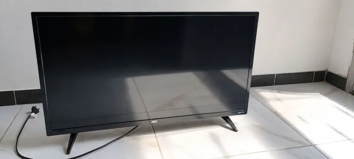 Smart TV AOC Roku 32" Com Defeito - Liga Mas Não Dá Imagem