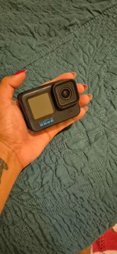 Câmera GoPro HERO10 Black + Kit Completo de Acessórios