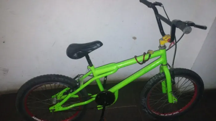 Bicicleta aro 17 verde neon