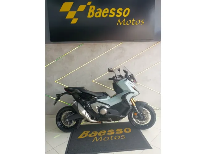 Honda X-adv 2025