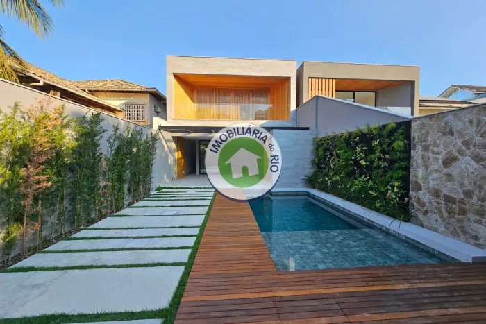 Casa em Condomínio para Venda Condomínio Rio Mar / RJ