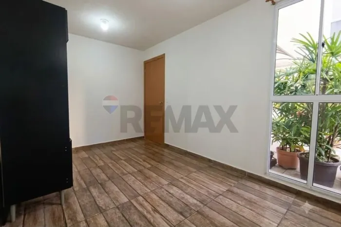 Apartamento Térreo à Venda no Condomínio Bulgária
