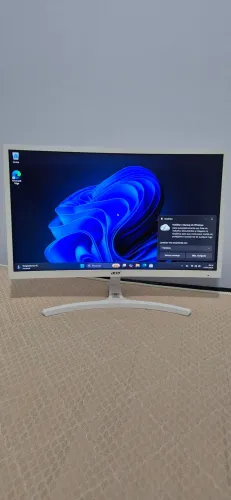 Monitor Gamer Curvo Acer ED242QR Branco,  com resolução Full HD