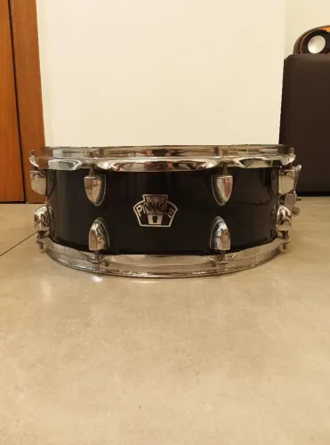 ## Caixa de bateria Ludwig Pinnacle 14x5, pele Remo novíssima, excelentes condições!!