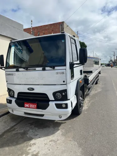 Guincho plataforma Ford cargo 816 S 2019