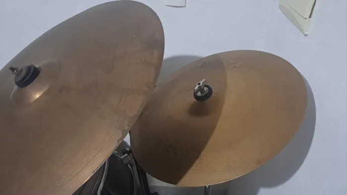 Vendo bateria acústica completa