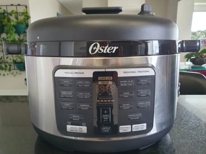 Panela de pressão elétrica Oster 5,7 litros