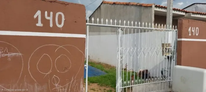 Terreno com Casa em Alvenaria no Tatuquara