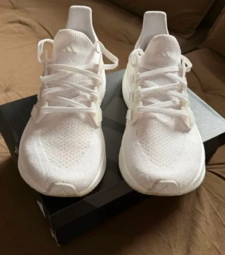 Tênis Adidas ultaboost 5
