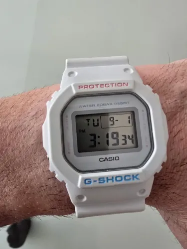 Relógio Casio G-Shock DW-D5600P-7 Branco Original Completo